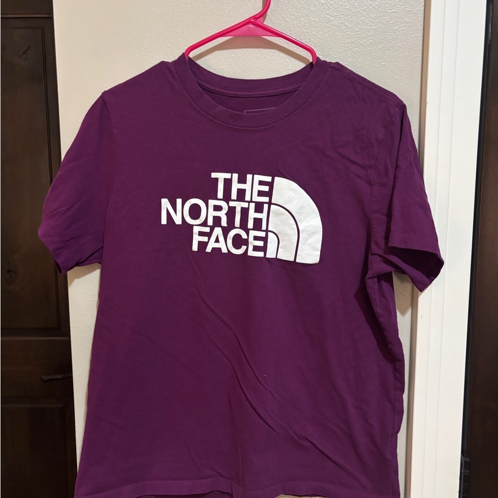 The North Face Women Large Tee in Rich Purple